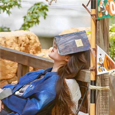 使用下方 20 个影片名，按顺序一一对应，不要改动片名文字，只根据片名和括号内类型提示来虚构全新的故事内容： 篮中弃婴 切尔诺贝利·禁区电影版 食人鱼事件 我的军号 鸭子的天空 危险人物1999 七十二家房客第一部粤语 人证 豪杰春香 宇宙黑骑士 淘金者1937 圣诞节的突发事件 美人局 我的美丽洗衣店 女魔头 地下铁道 受伤的游戏 神奇马戏团之动物饼干 第六发现 钻石惹的祸